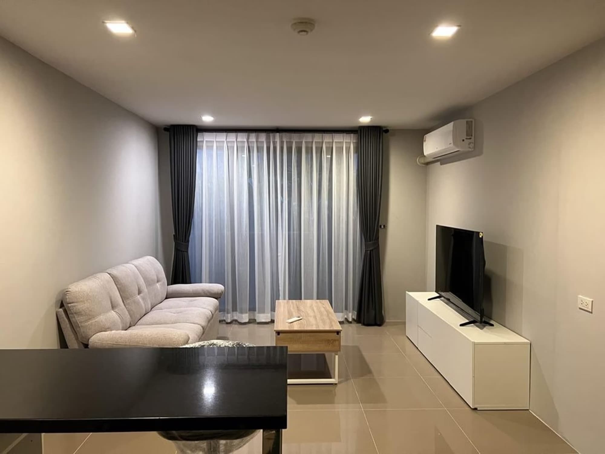 1 Bed Condo for Rent in Watthana - Image 1