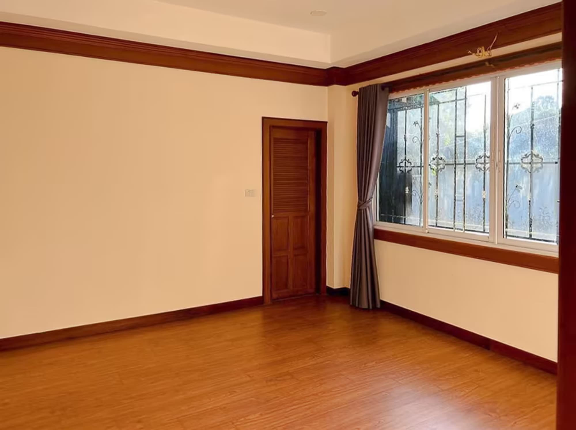 3 Bedroom House - Image 12