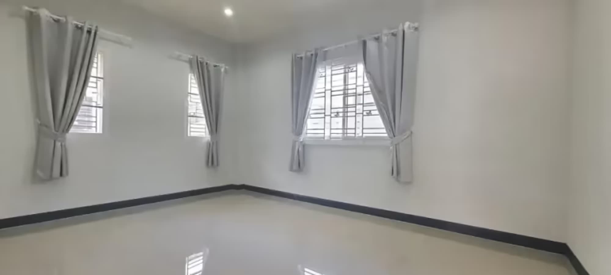 2 Bedroom House - Image 6