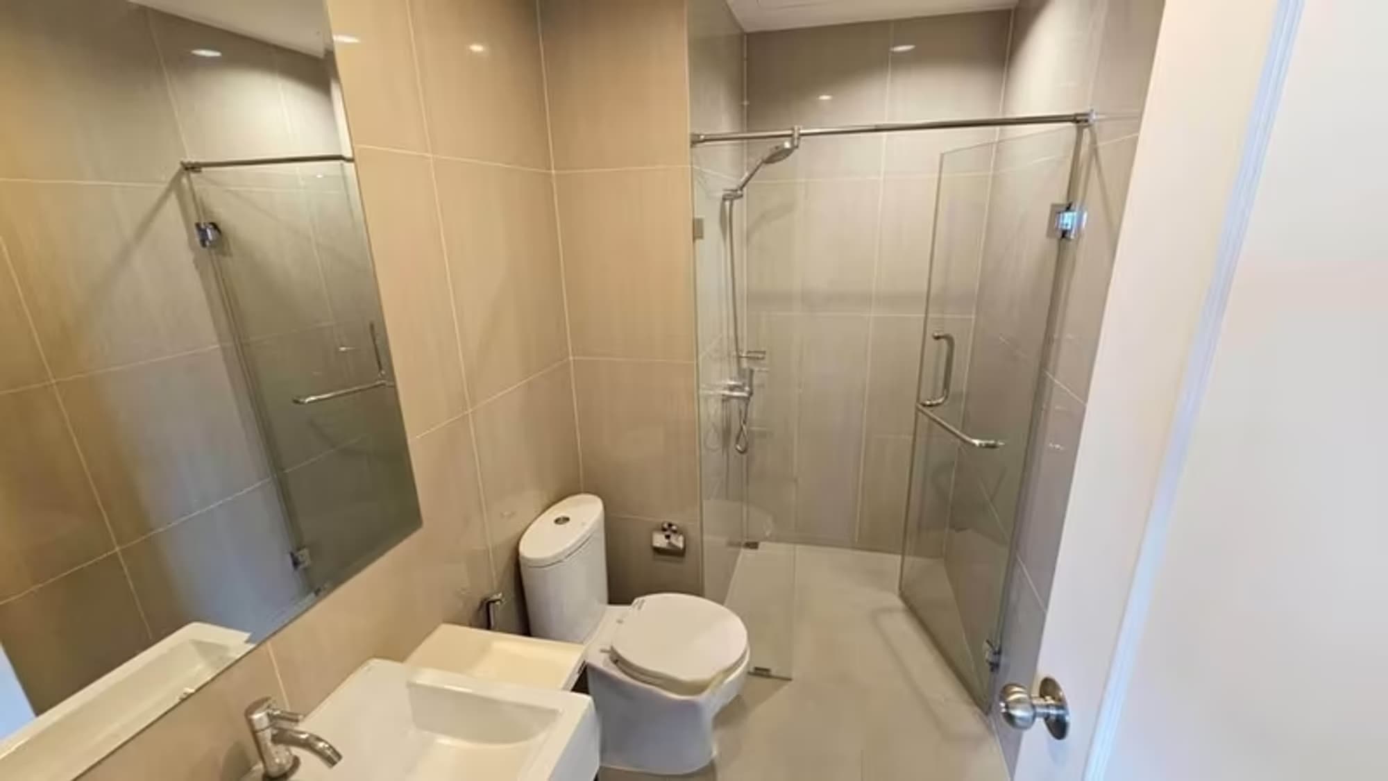  Condo for Rent at Villa Asoke Condominium - Image 2