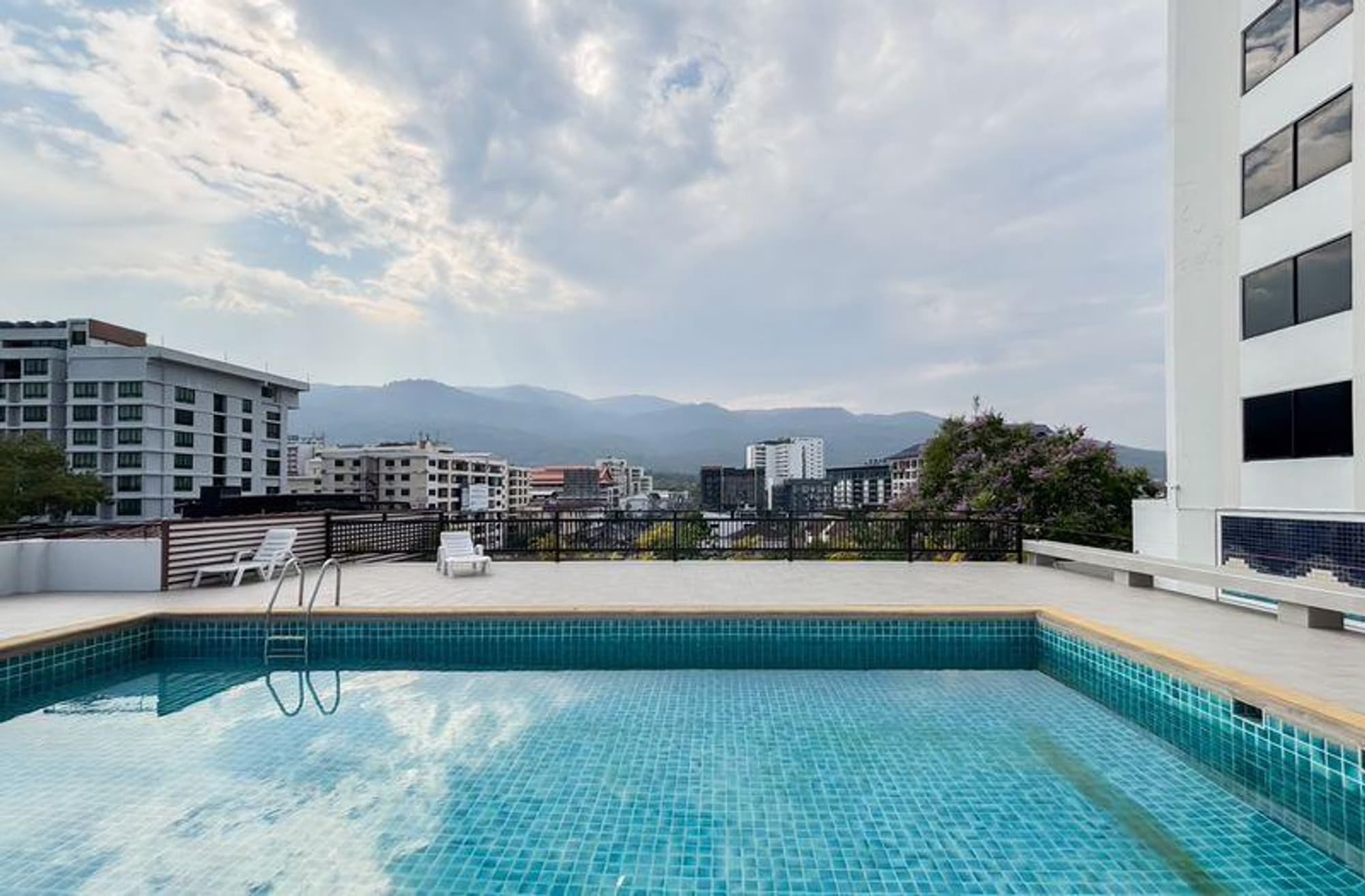 1 Bed Condo for Sale in Mueang Chiang Mai - Image 1