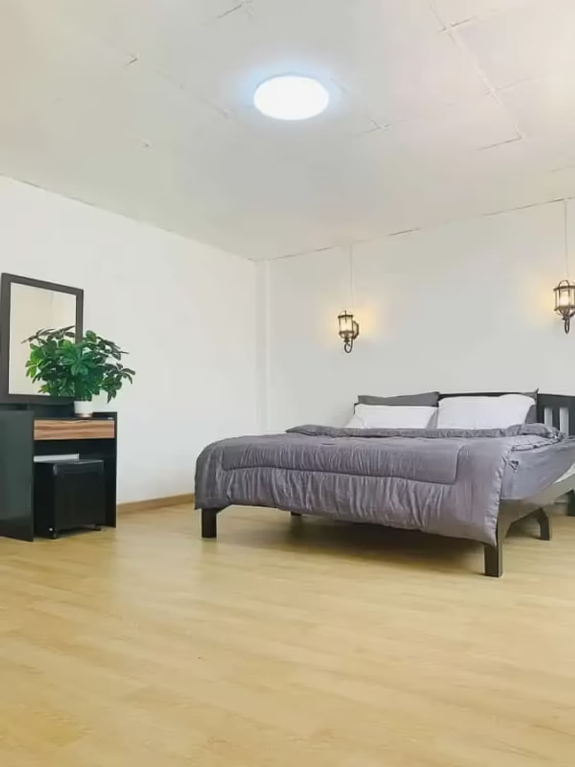 2 Bedroom House - Image 11