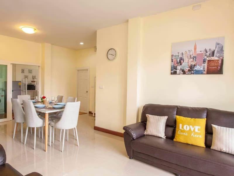 4 Bed House for Rent in Mueang Chiang Mai