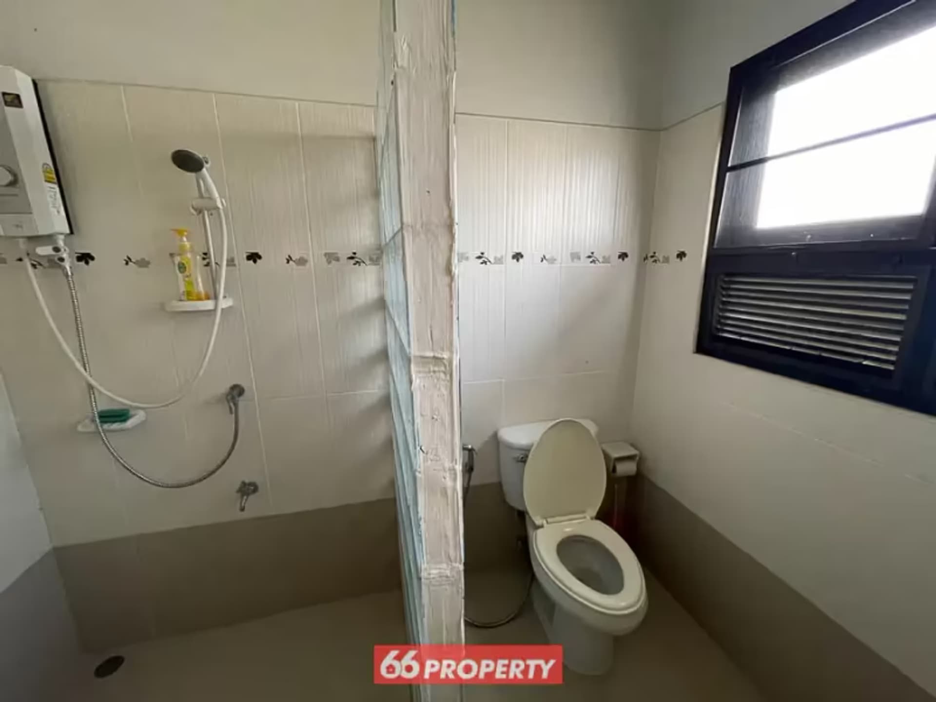 4 Bedroom House - Image 16