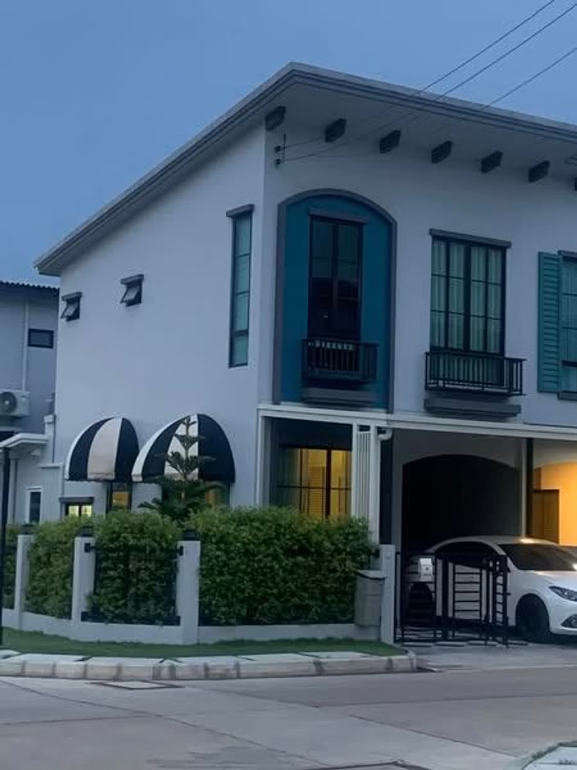 2 Bed Townhouse for Rent and Sale in เขตลาดกระบัง - Image 1