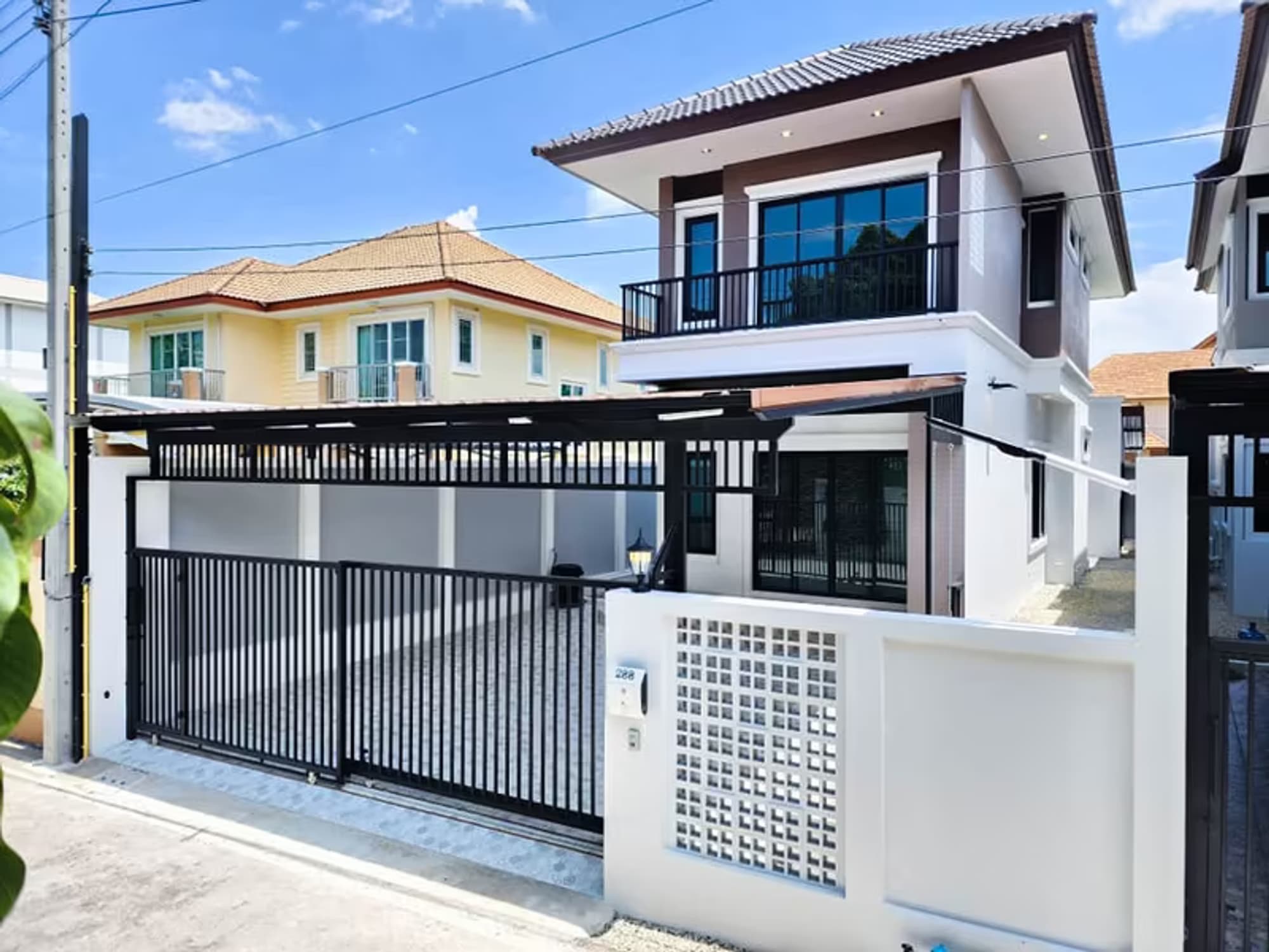 4 Bedroom House - Image 6