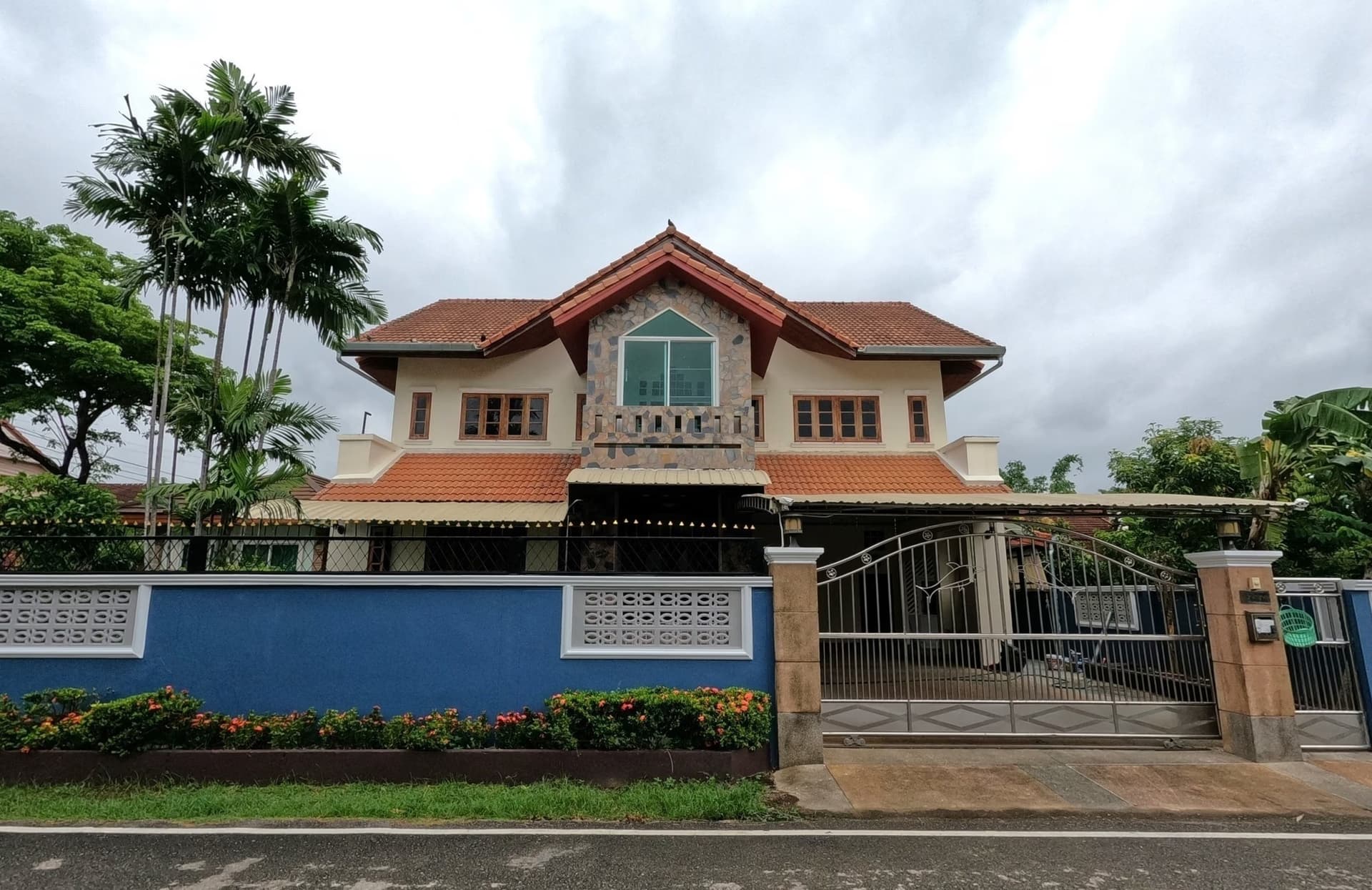 4 Bed House for Sale in Mueang Chiang Mai - Image 1