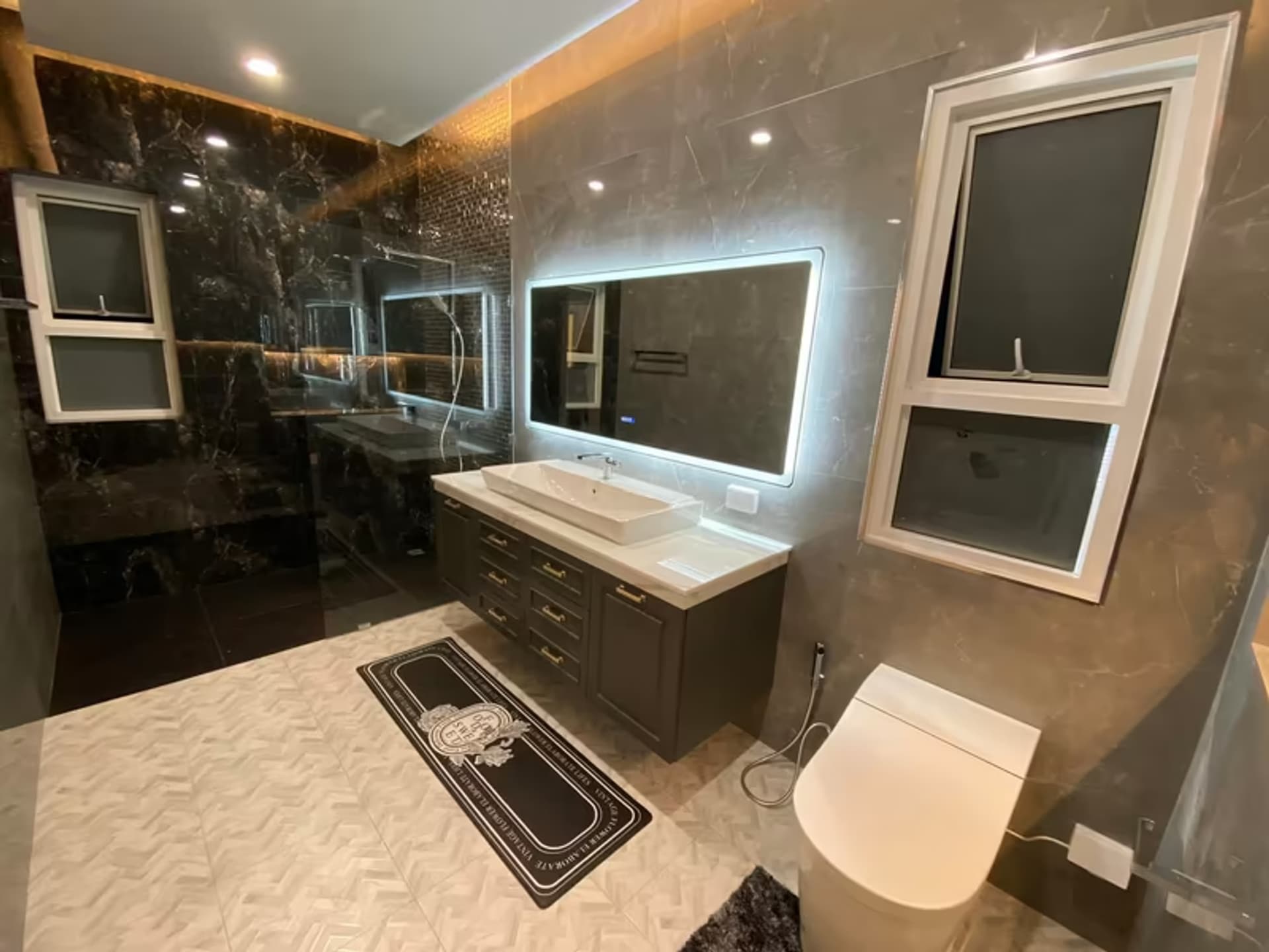 4 Bedroom House - Image 6