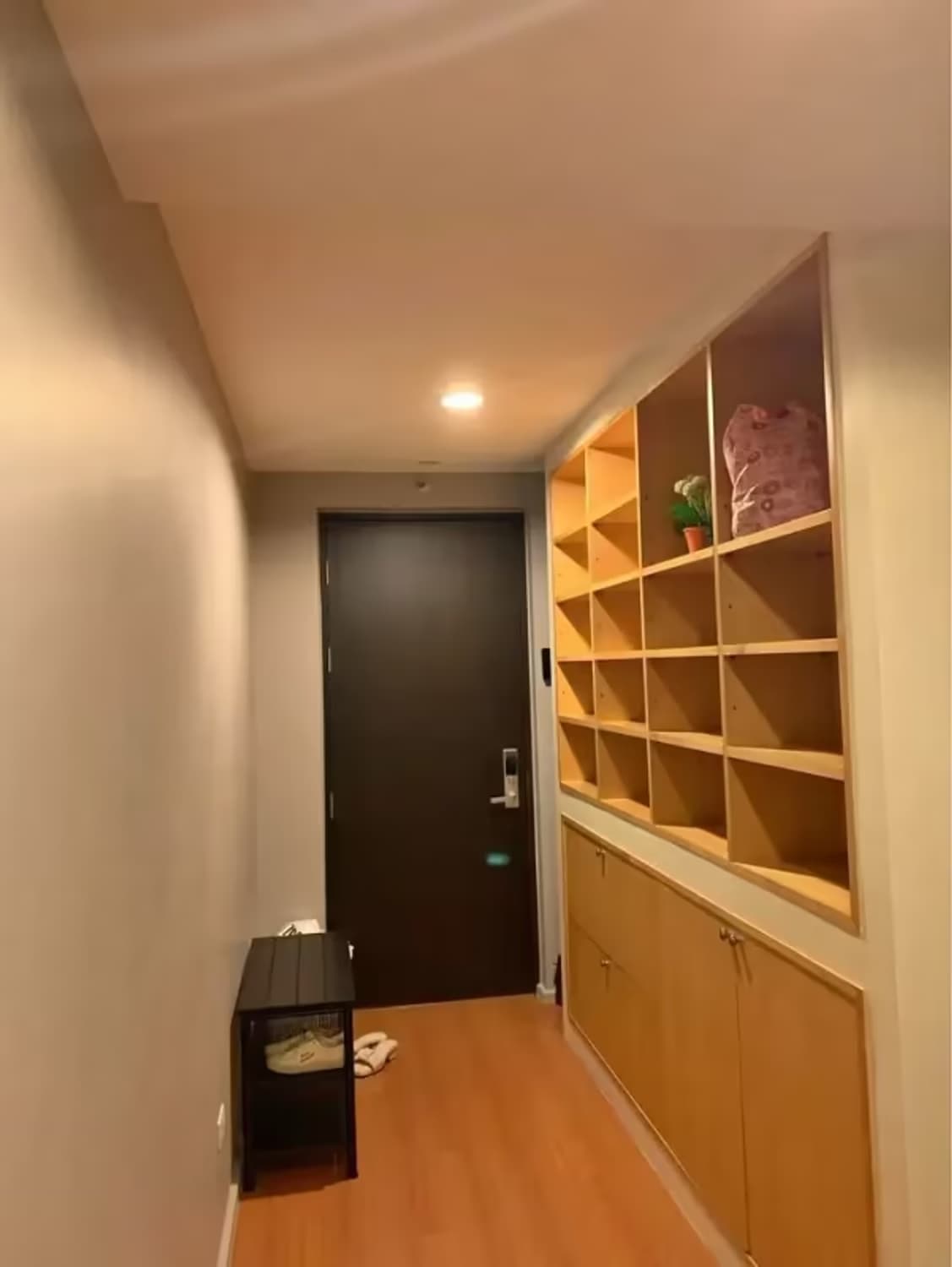 1 Bedroom Condo - Image 1