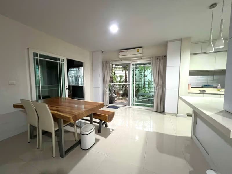 4 Bed House for Rent in Mueang Chiang Mai