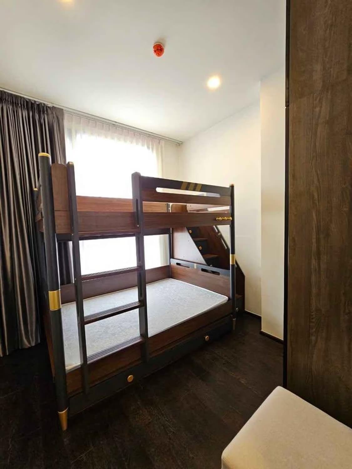 2 Bed Condo for Rent in Watthana - Image 10