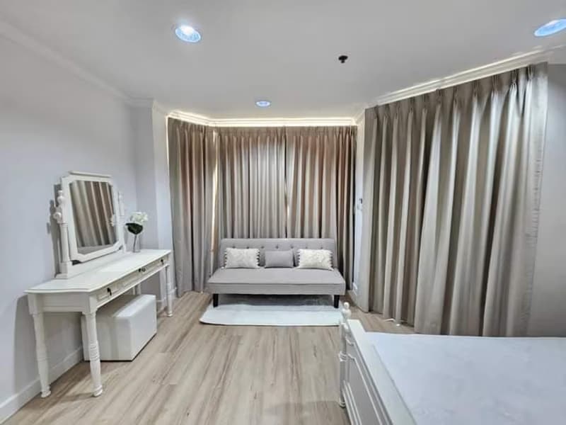 1 Bed Condo for Rent and Sale in Bang Rak