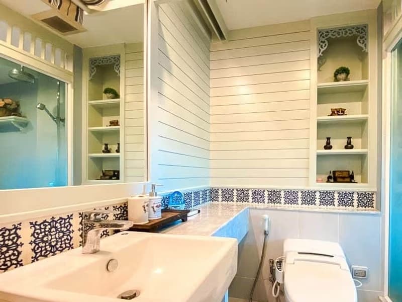 1 Bedroom Condo