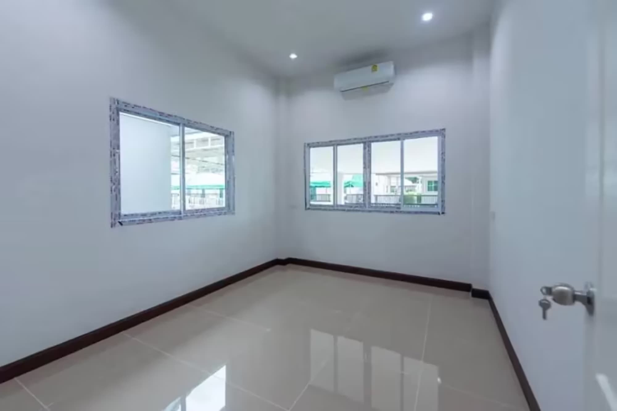 3 Bedroom House - Image 9