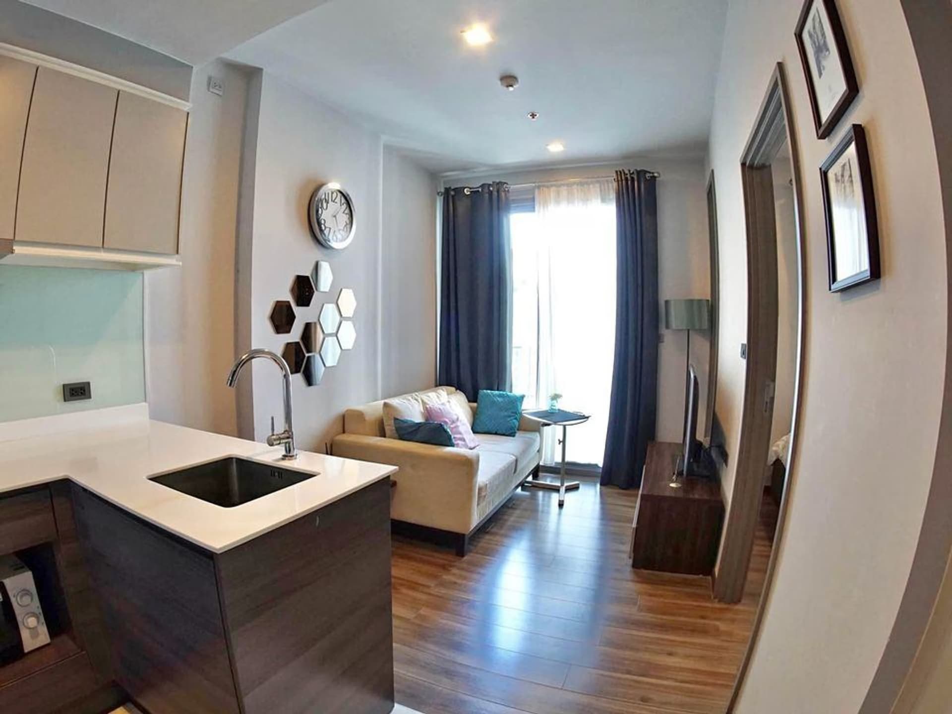 1 Bed Condo for Rent in undefined - Image 1