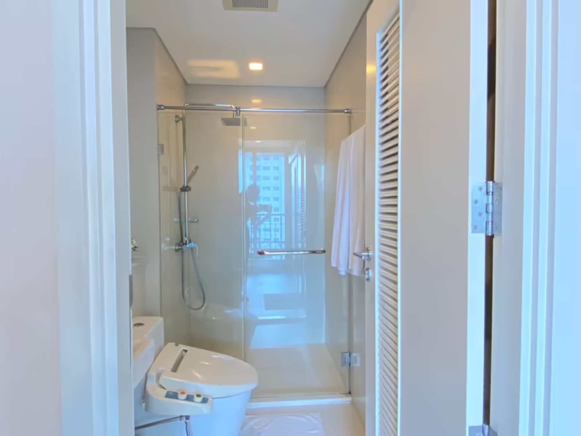 1 Bedroom Condo - Image 4