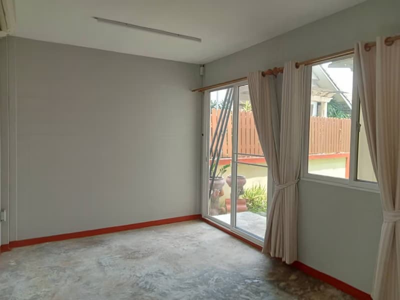 4 Bed House for Rent in San Sai