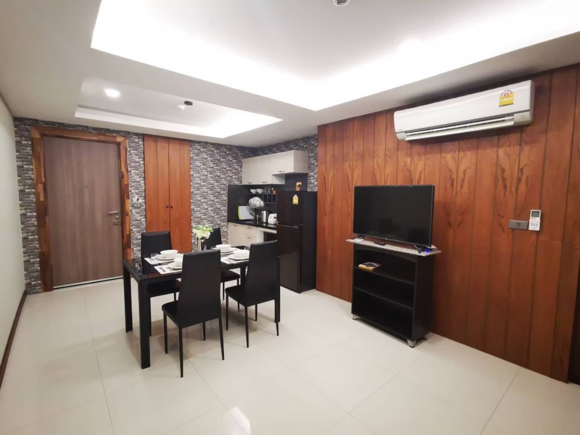 2 Bed Condo for Rent in Mueang Chiang Mai - Image 3