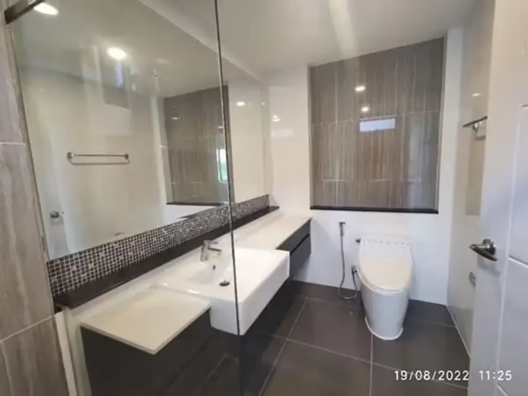 4 Bedroom House - Image 26