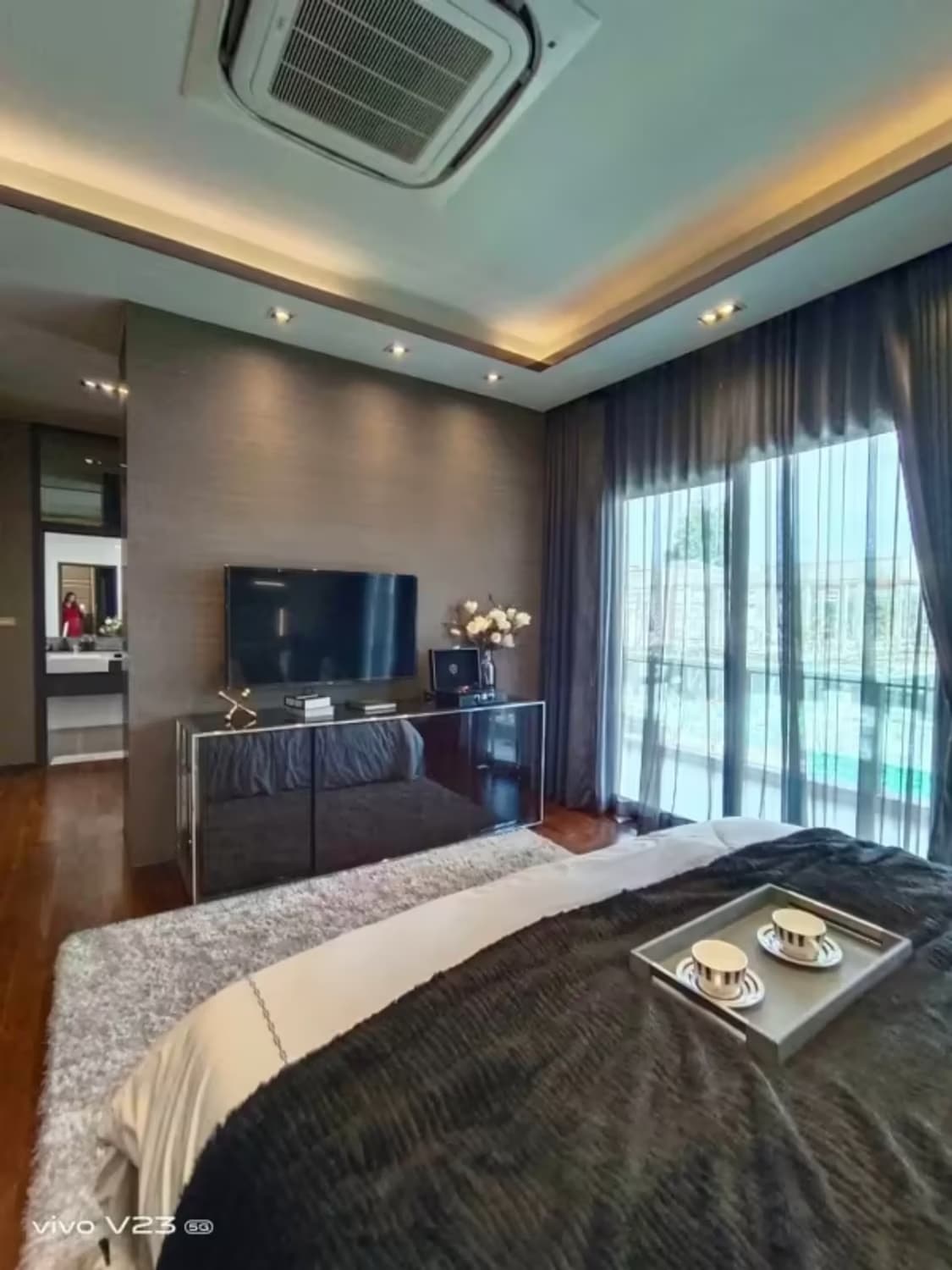 5 Bedroom House - Image 5