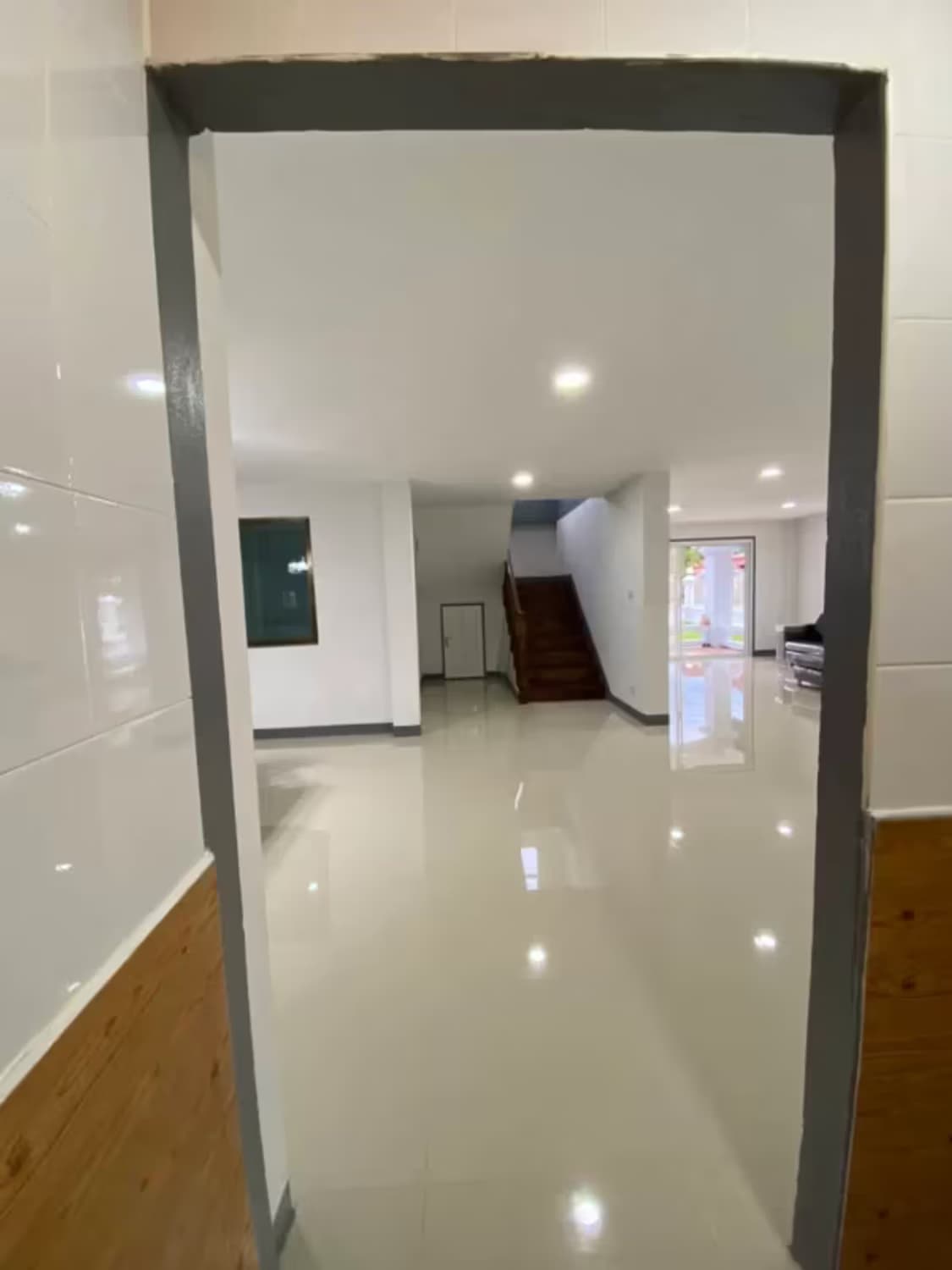 5 Bedroom House - Image 5