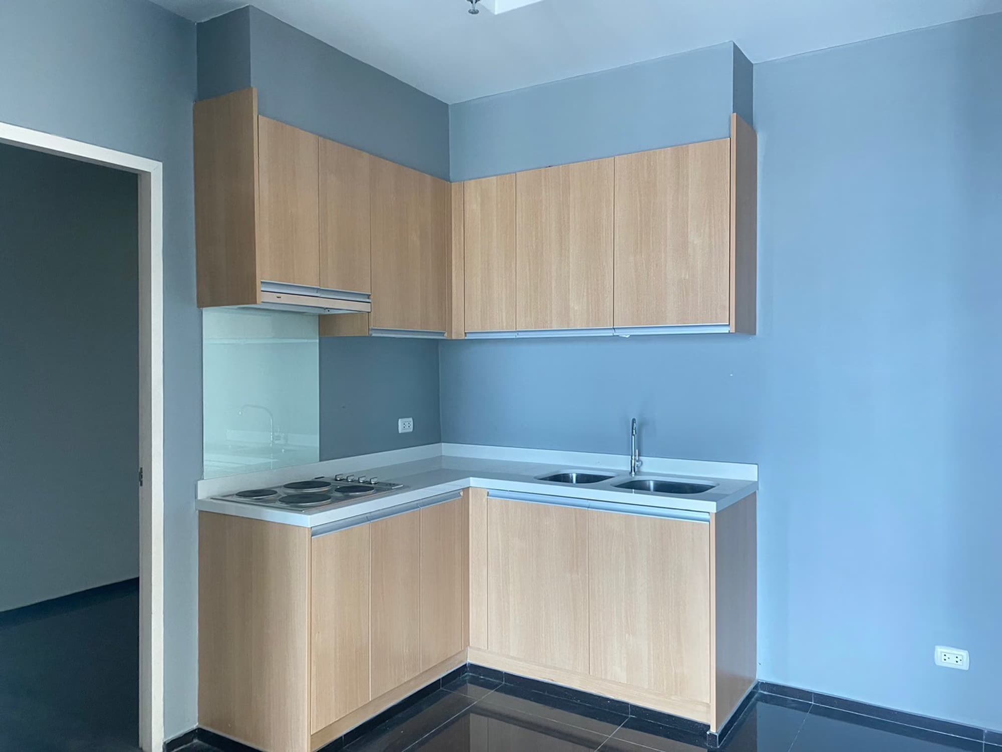 5 Bedroom Condo - Image 10