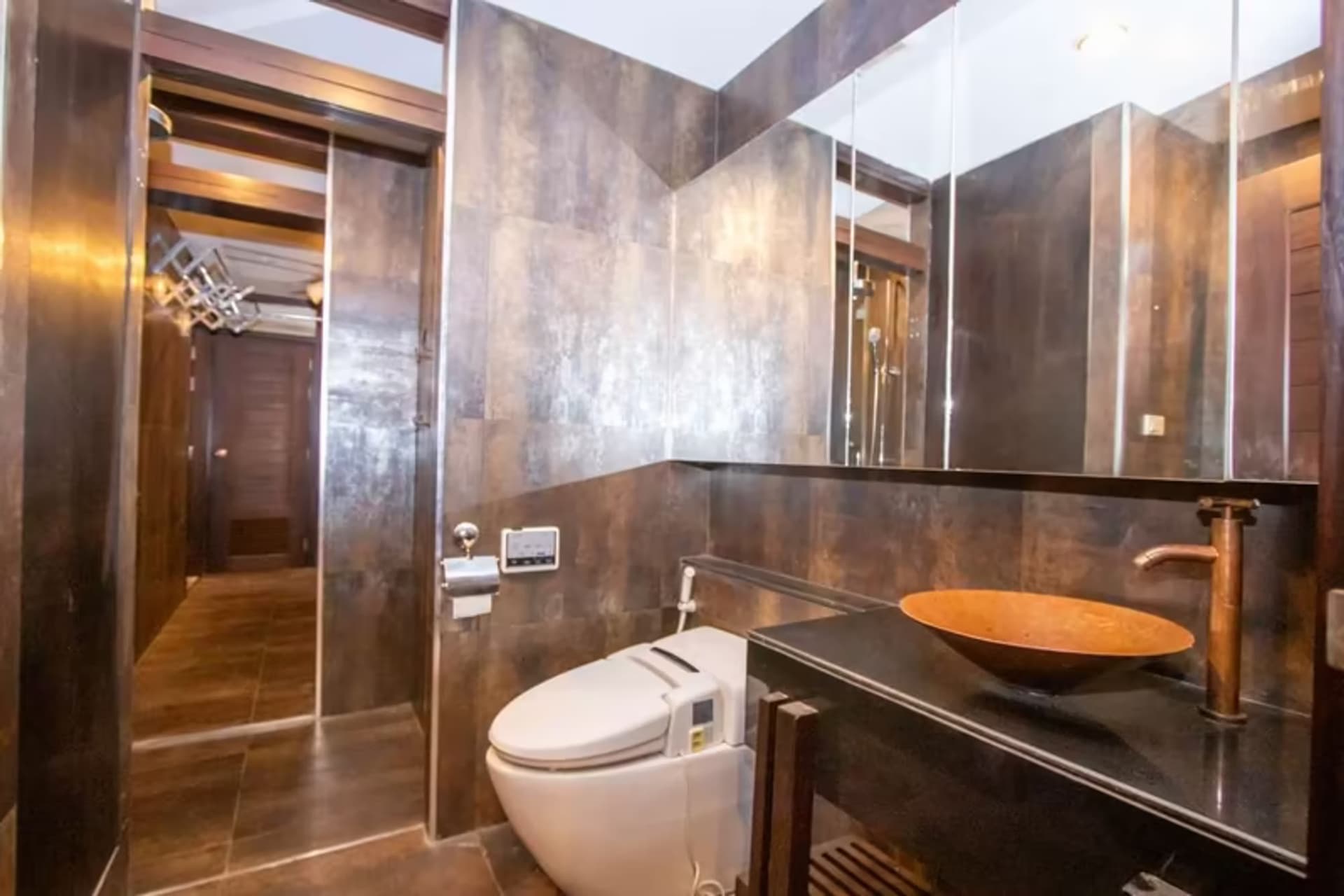 3 Bedroom Condo - Image 7