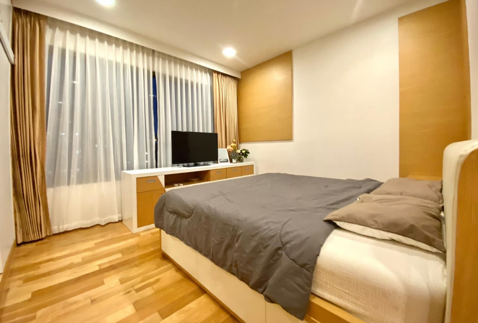 3 Bed Condo for Rent in Khlong Toei - Image 9