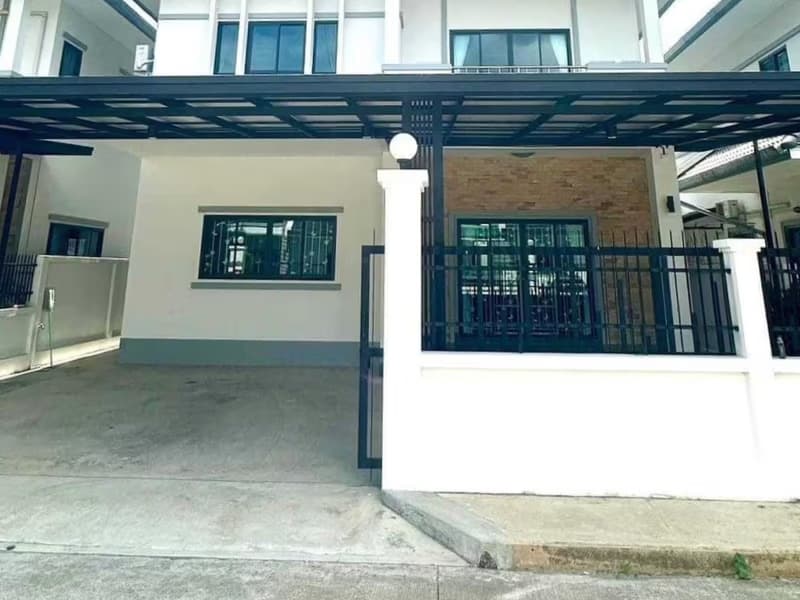 4 Bed House for Rent in Mueang Chiang Mai District