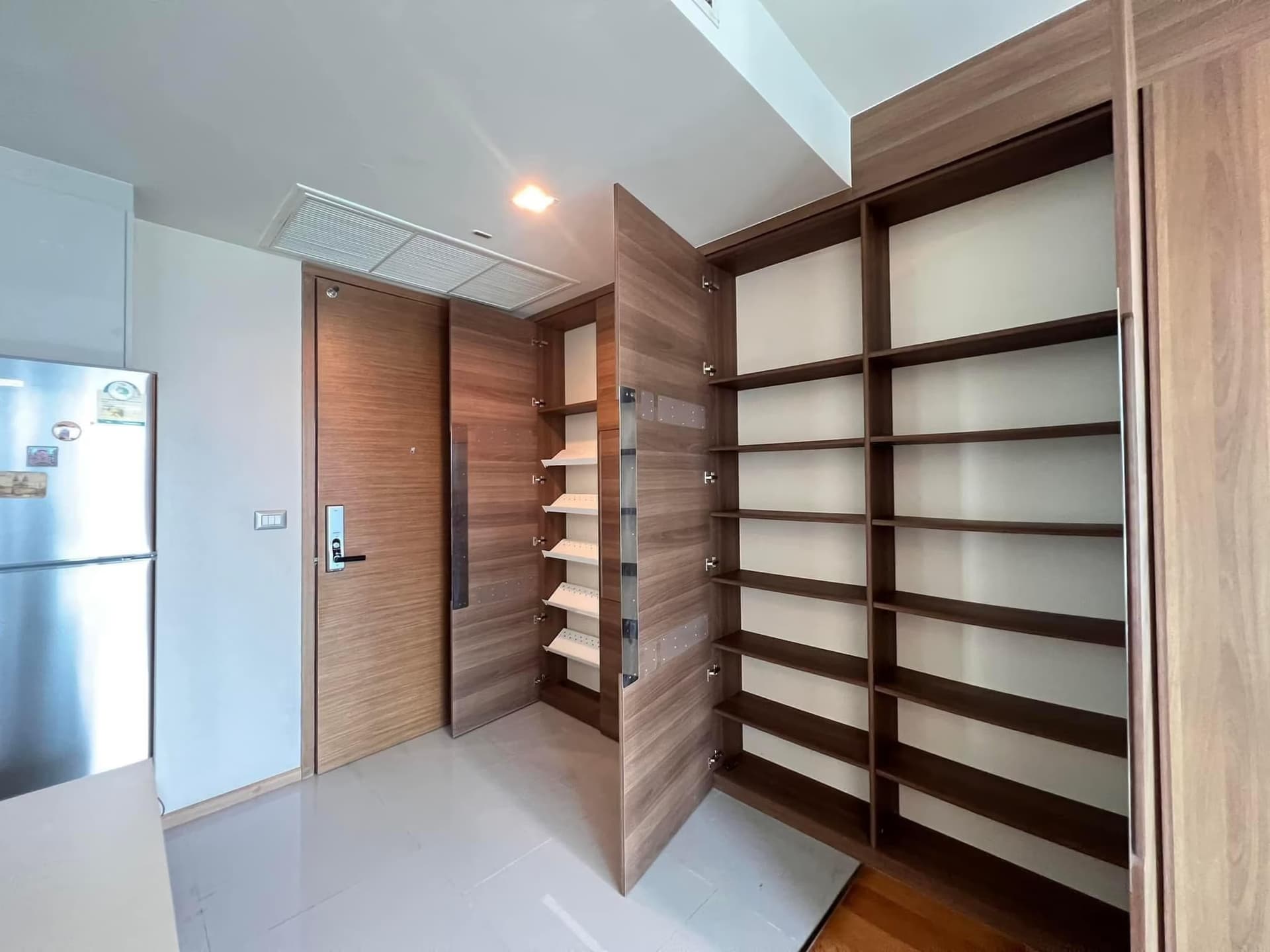 1 ห้องนอน คอนโด สำหรับ จำหน่าย ใน Bang Rak - Image 13