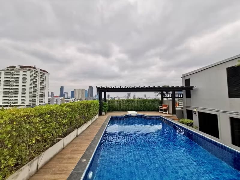 1 Bedroom Condo