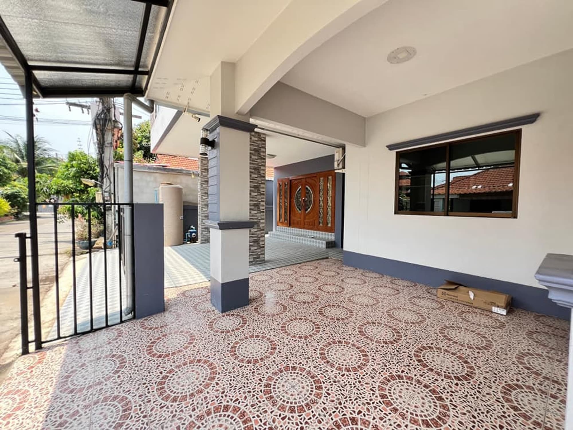 5 Bed House for Rent in Saraphi - Image 6