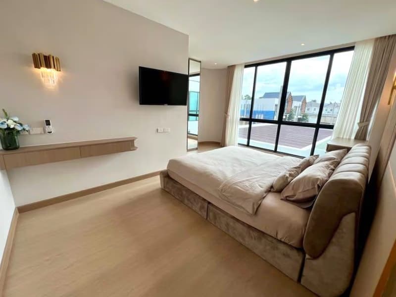 7 Bed House for Rent and Sale in Mueang Chiang Mai District