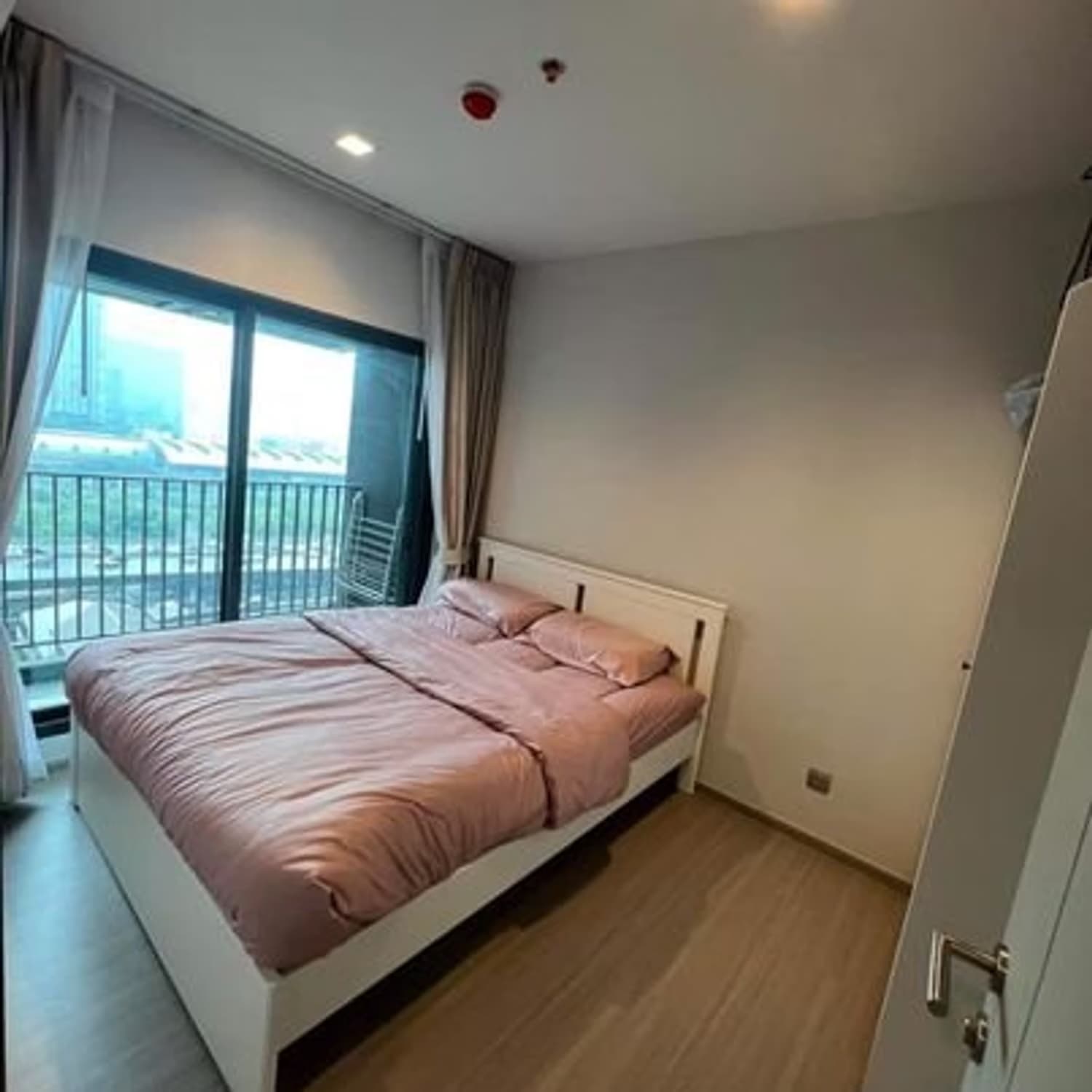 1 Bed Condo for Sale  Near Phra Ram 9 MRT - Image 4