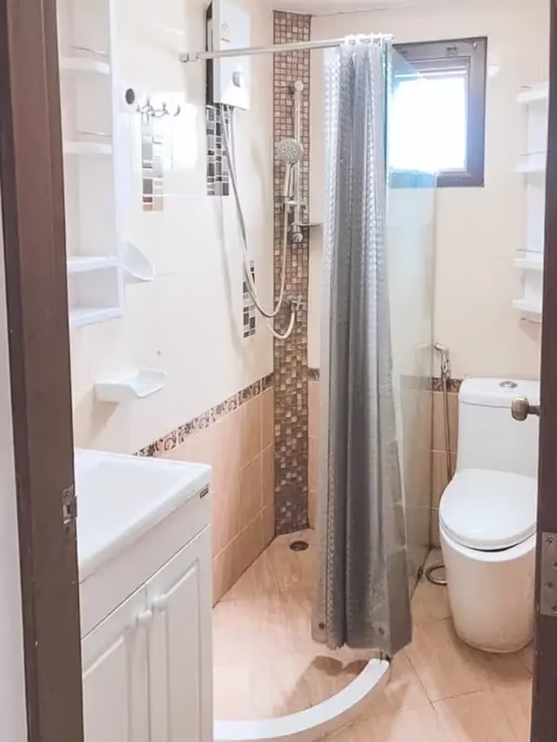 4 Bedroom House - Image 12