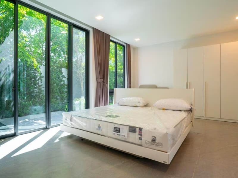 4 Bed House for Rent in Saphan Sung