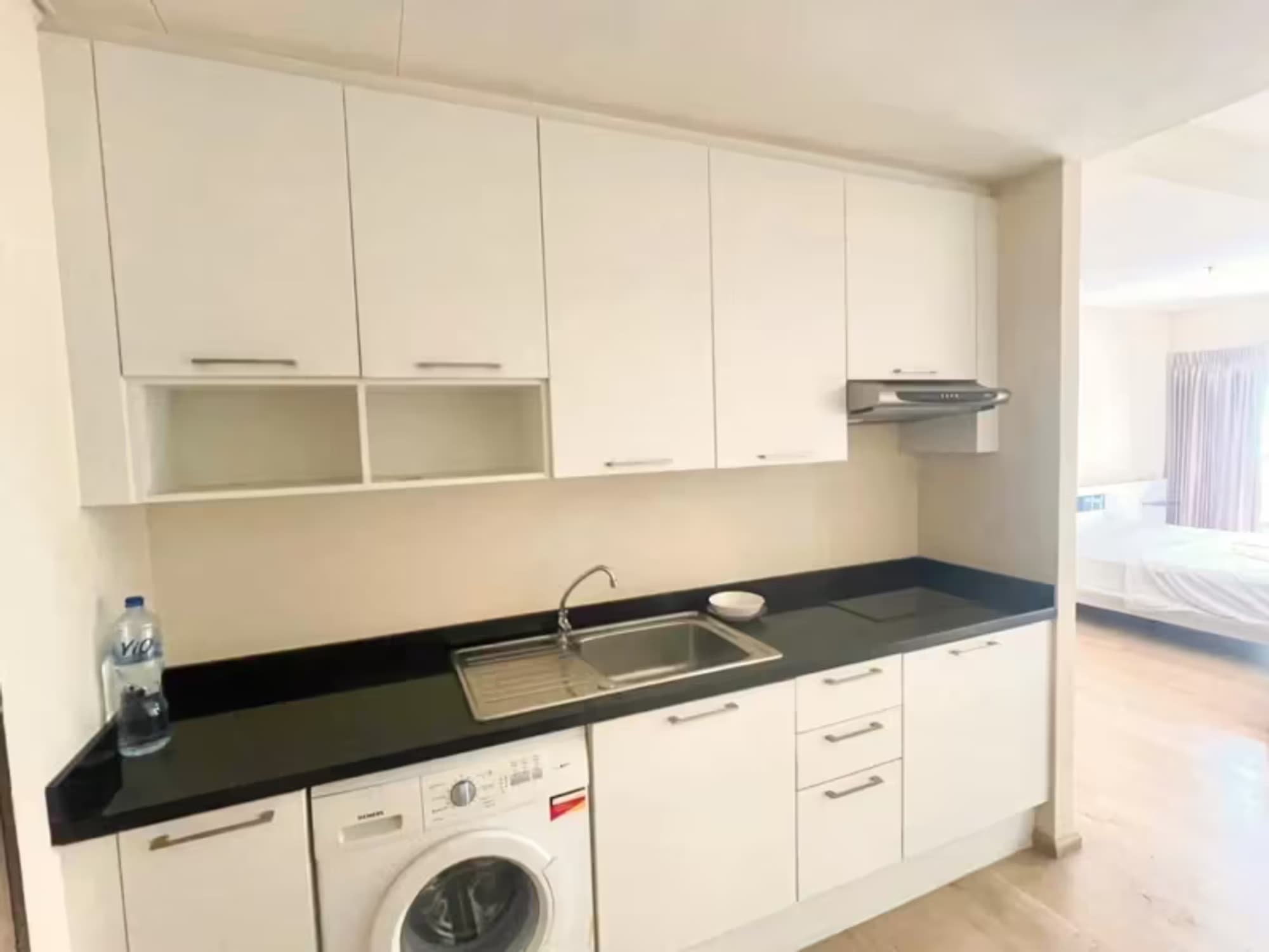 Studio for Sale/Rent in Khlong Toei - Image 3