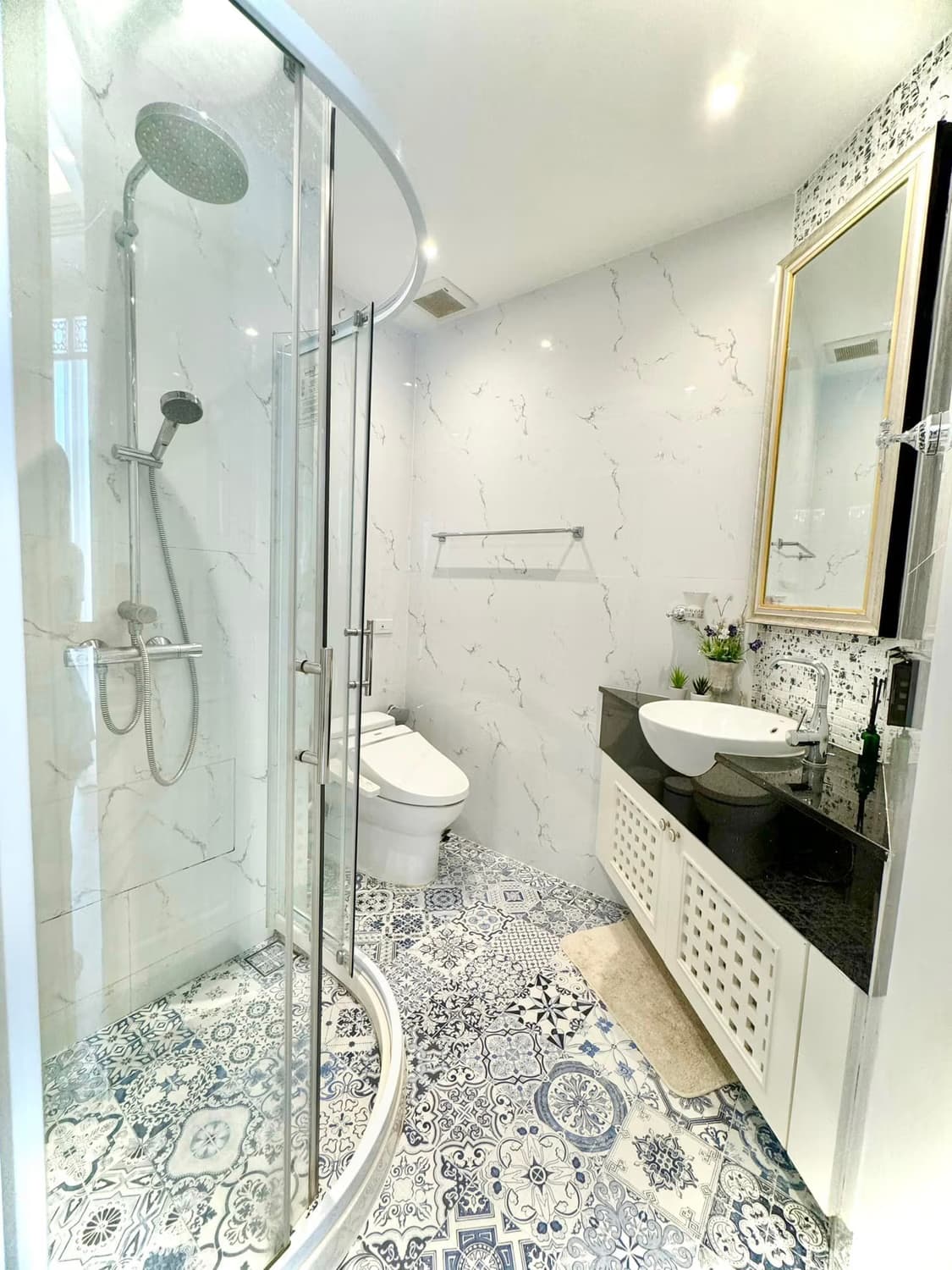 2 Bed Condo for Rent and Sale in Khlong Toei - Image 13