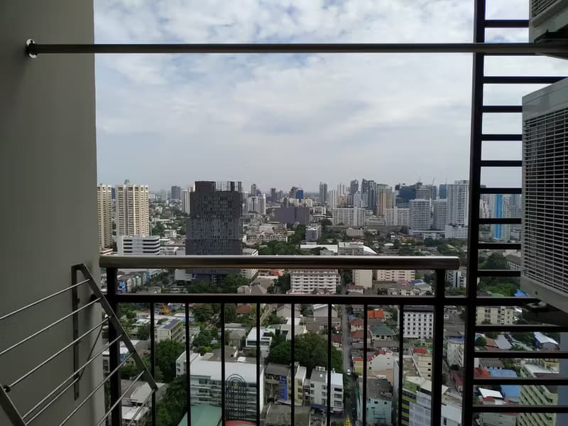 Condo for Sale at Supalai Park Ekkamai - Thonglor