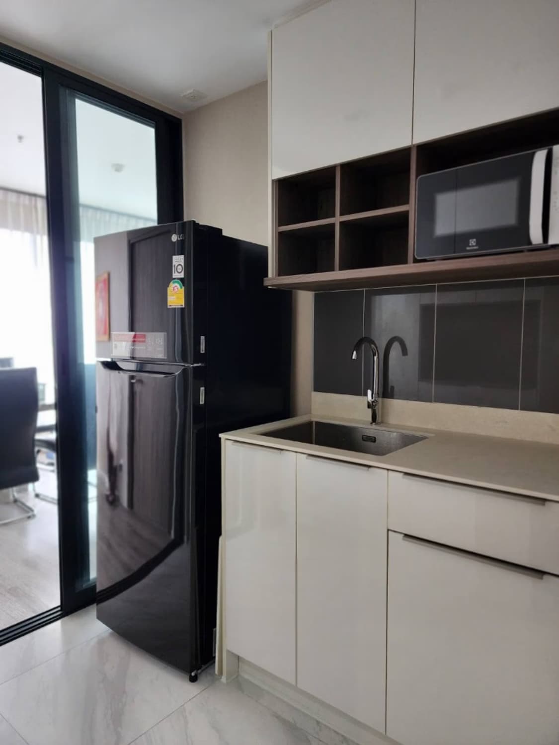 2 Bed Condo for Sale in Huai Khwang - Image 3
