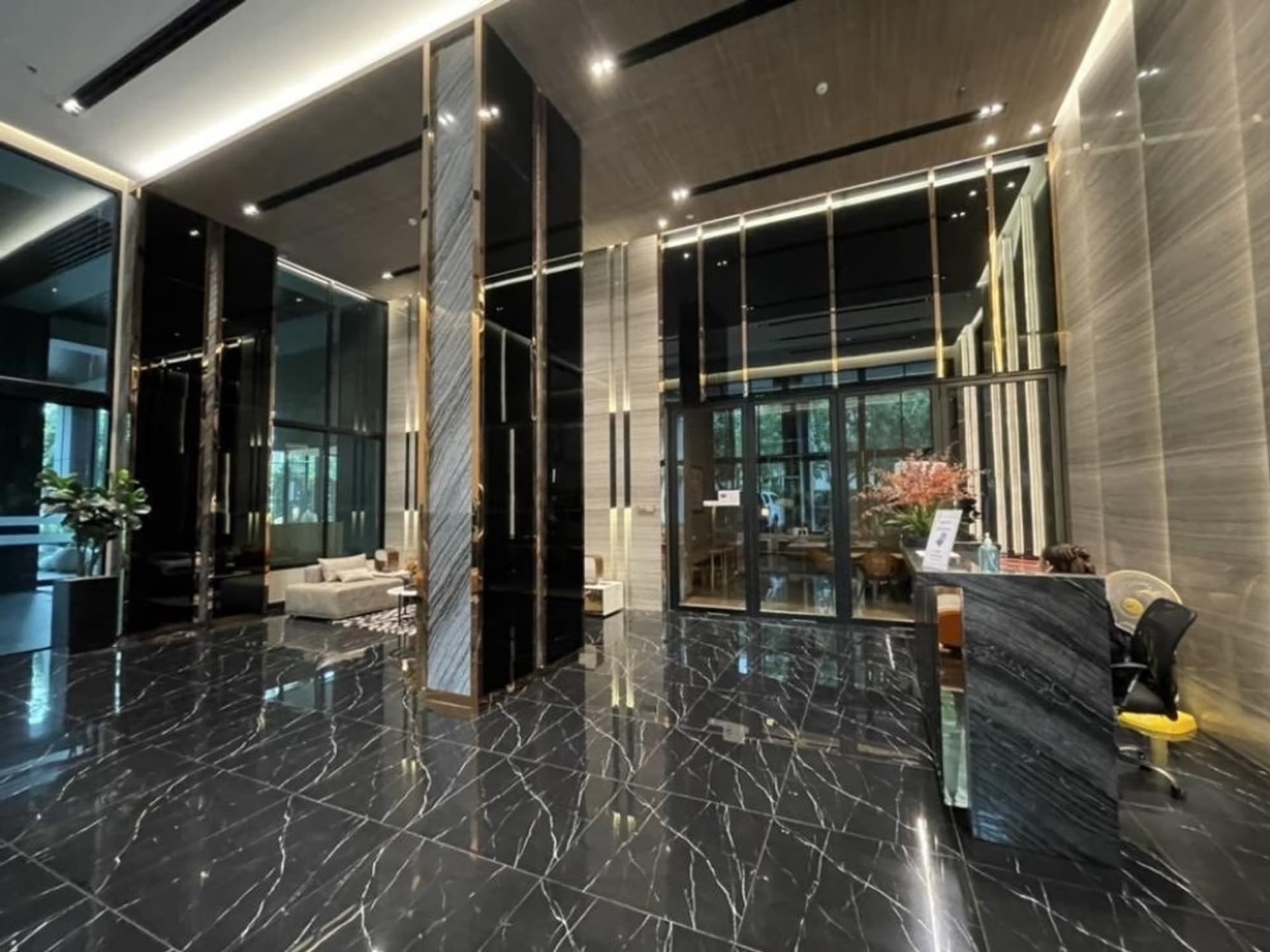 2 Bed Condo for Sale  Near Wongwian Yai BTS - Image 13