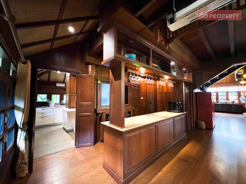 Spacious Pool Villa next to Ping River