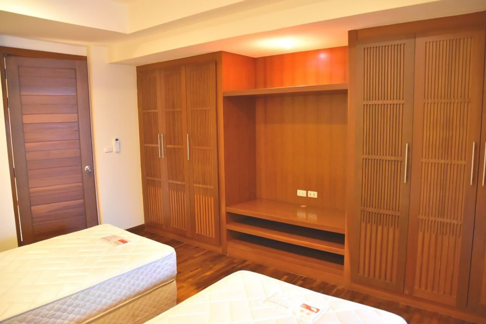 3 Bed Condo for Rent in Sathon - Image 11