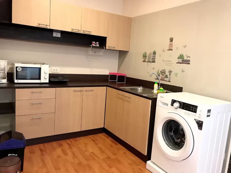 1 Bedroom Condo