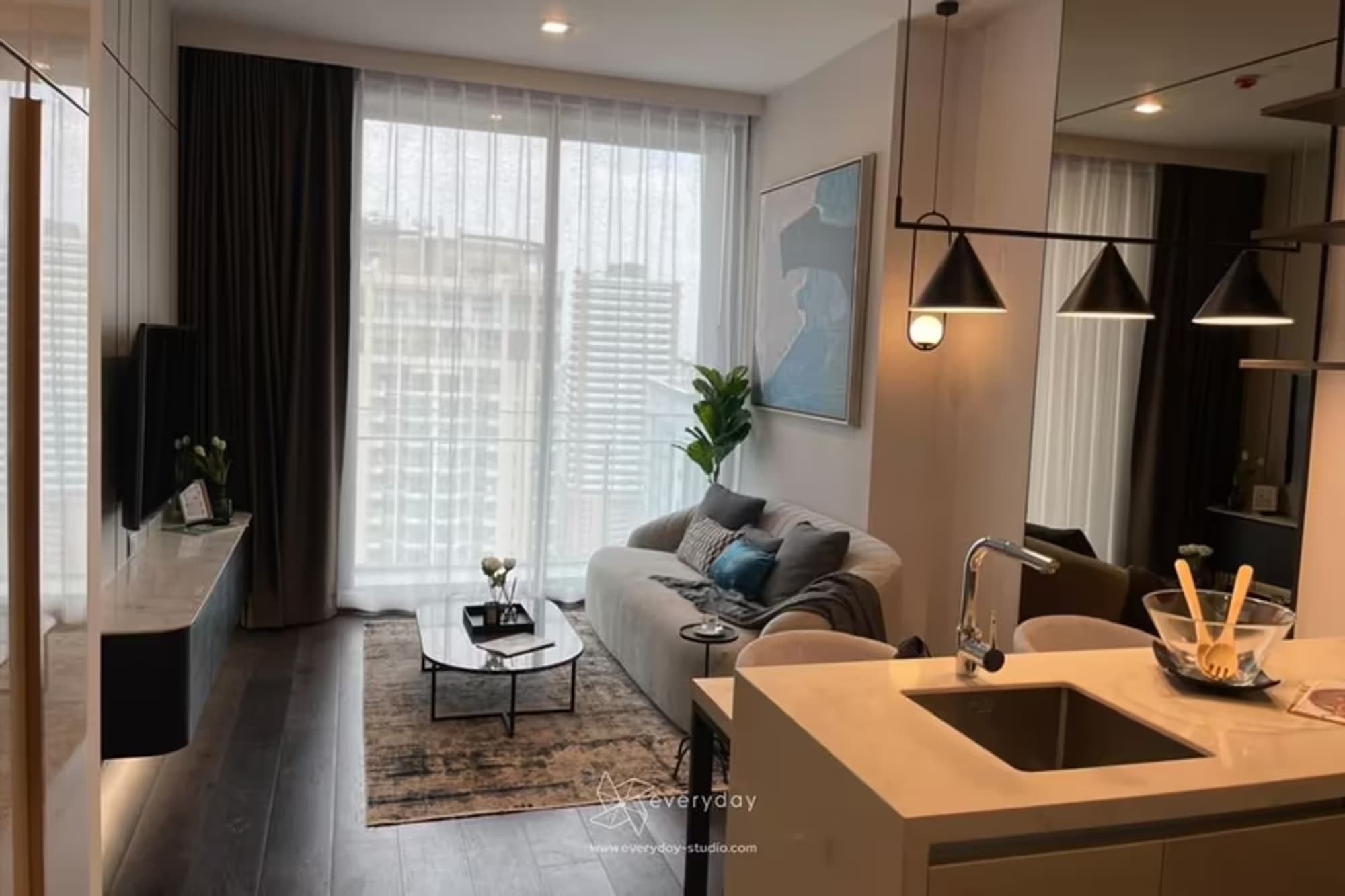 1 Bedroom Condo - Image 1