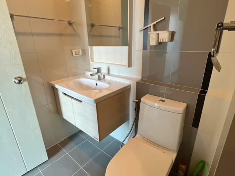 1 Bedroom Condo