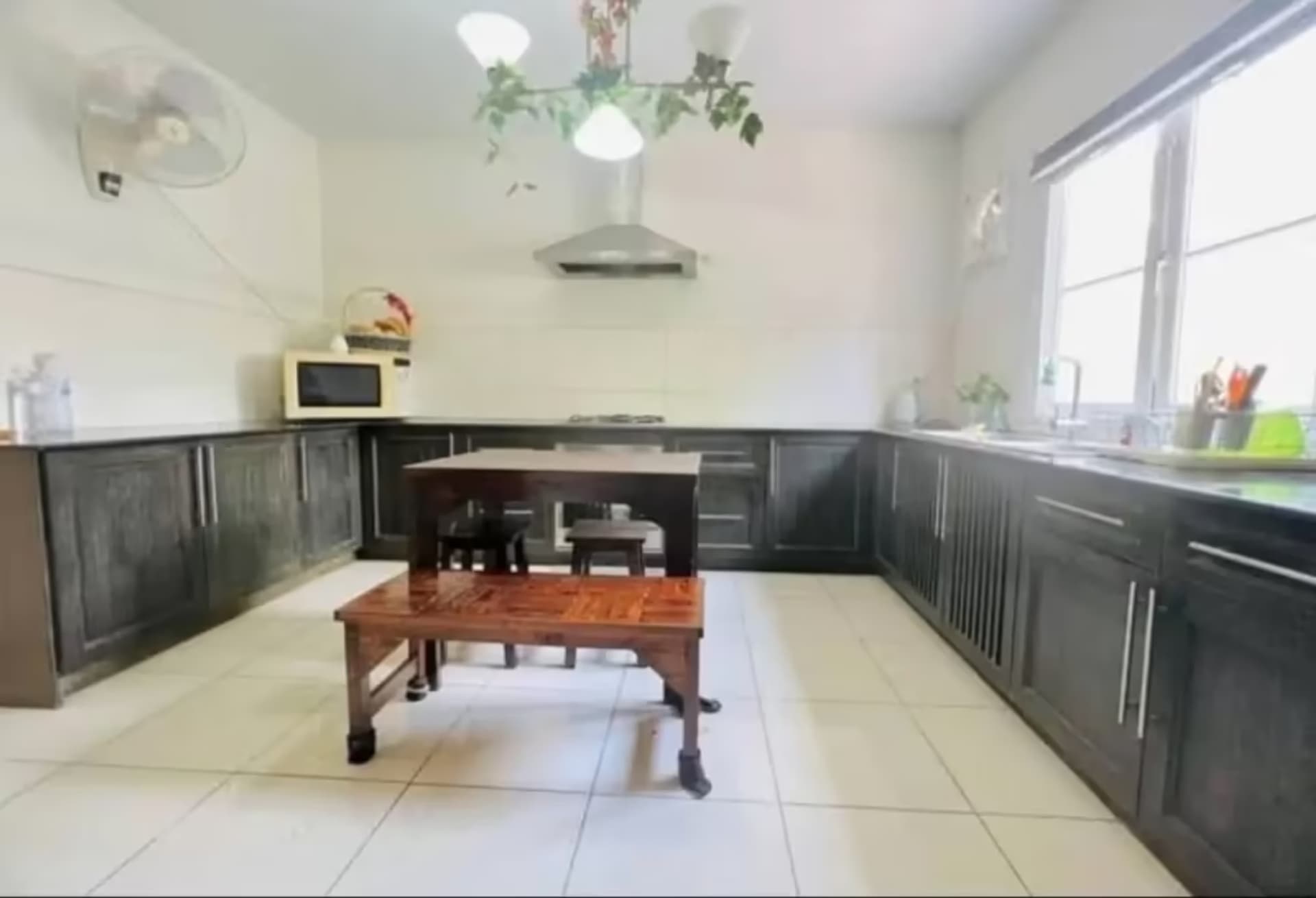 4 Bedroom House - Image 30