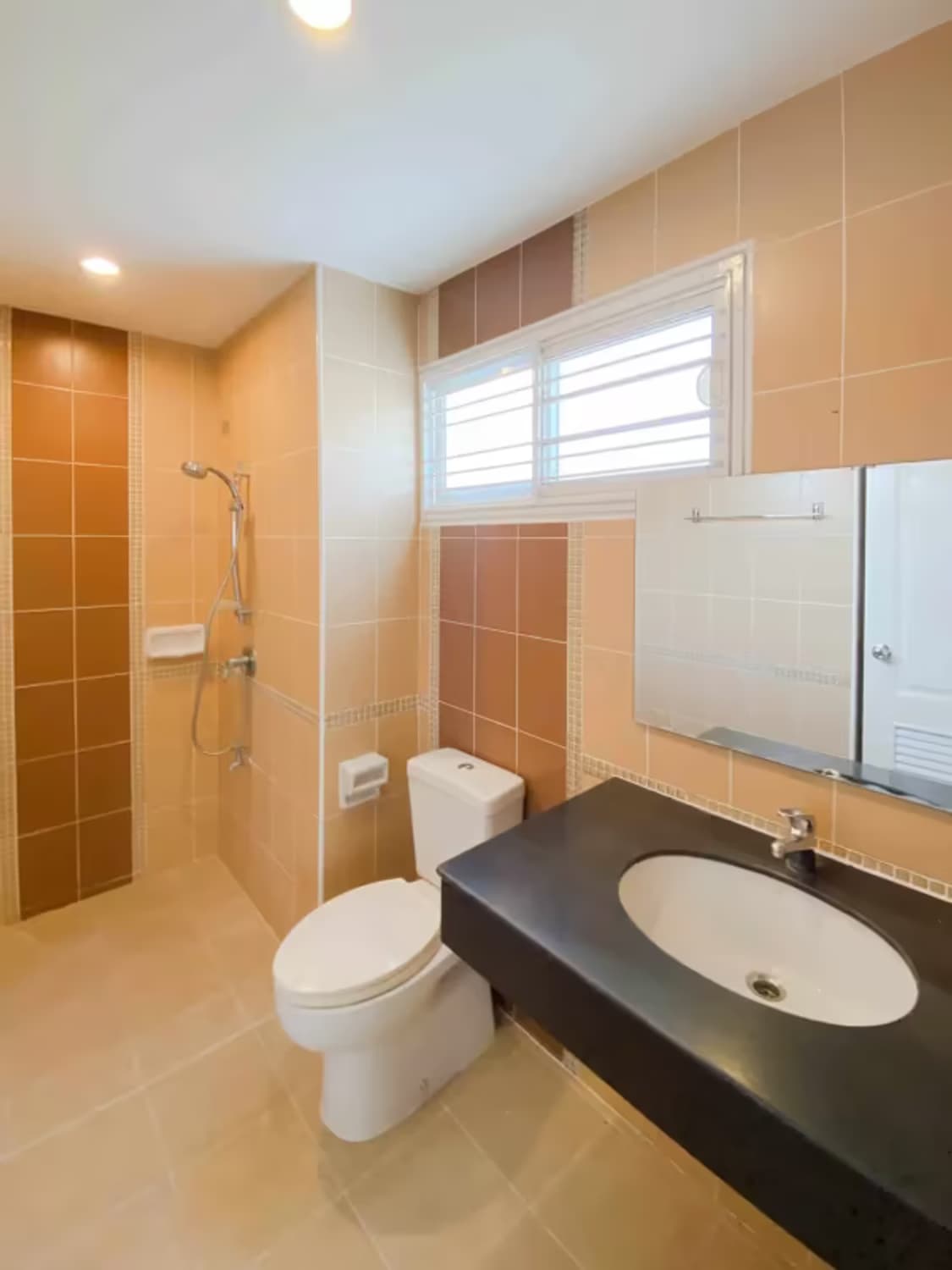3 Bedroom House - Image 6