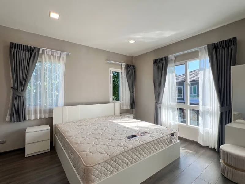 4 Bed House for Rent in San Kamphaeng
