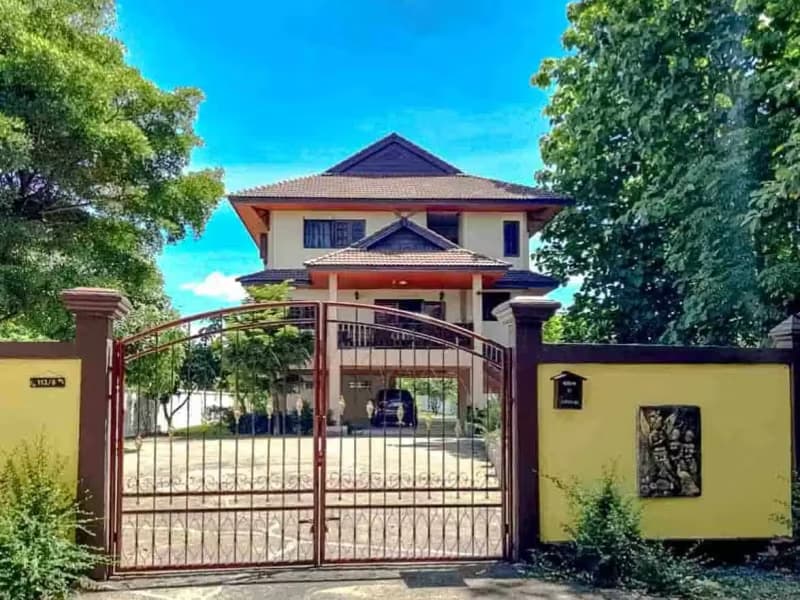 4 Bedroom House